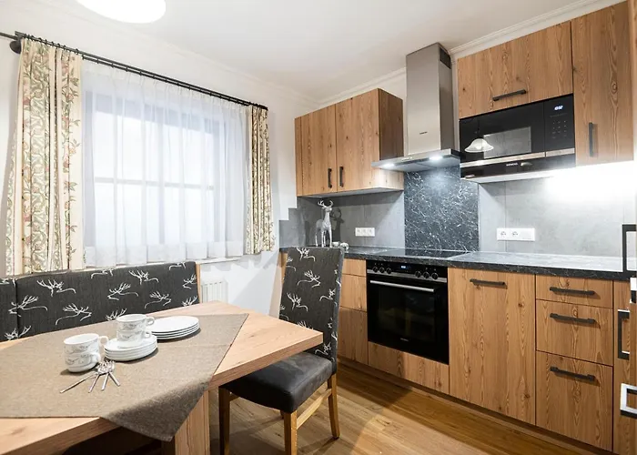 宝曼古特公寓 *