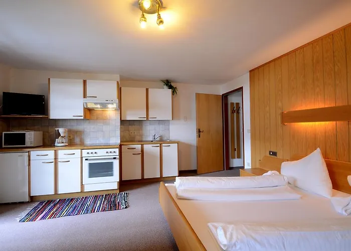 宝曼古特公寓 *